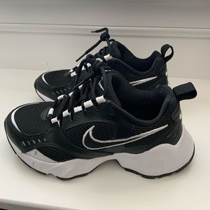 Womens Nike IV Air Monarch